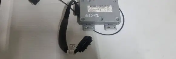Head unit multimedia control