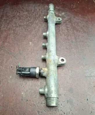 Renault Espace IV Fuel main line pipe 8200347176 0445214024