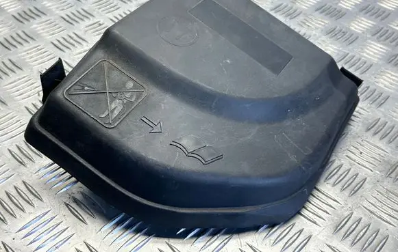 Peugeot 3008 I Fuse box cover 9658418180
