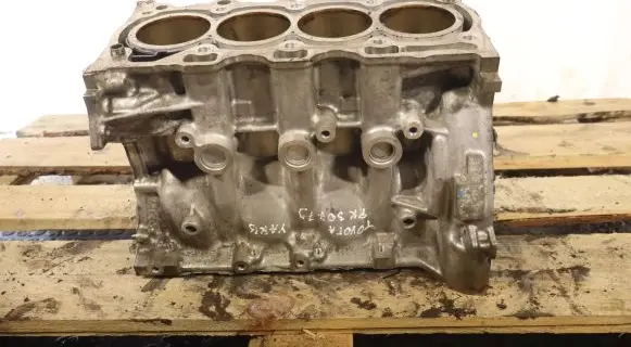 Toyota Yaris Engine block 