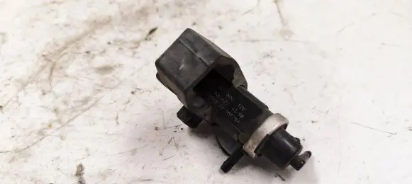 Audi A4 S4 B5 8D Turbo solenoid valve 8D0906627 72190332 2190332