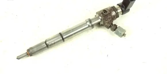 Volkswagen PASSAT B7 Fuel injector 03L130277B