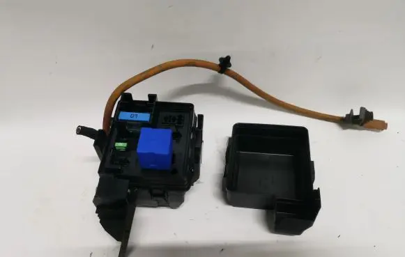 Renault Megane III Fuse module 63598207