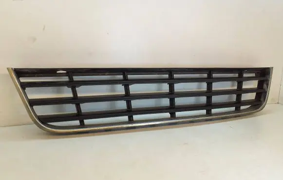 Volkswagen PASSAT B6 Front bumper lower grill 3C0853677