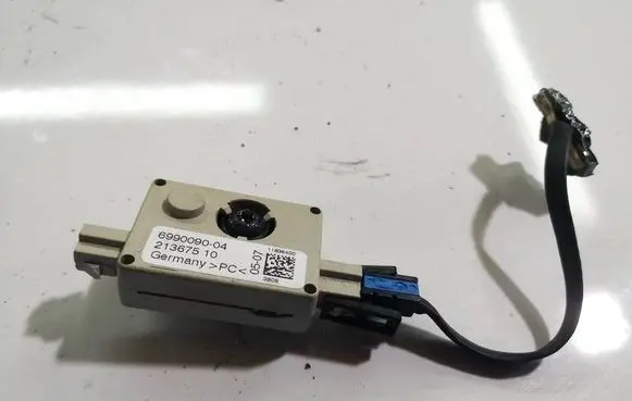 BMW 3 E90 E91 Antenna control unit 699009004