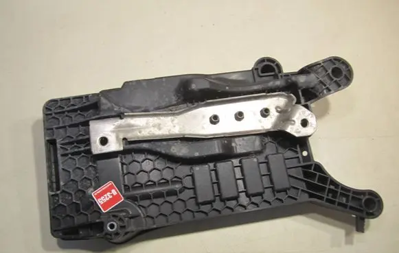 Volkswagen Taigo Battery tray 2Q0915331