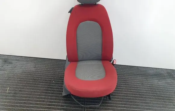 Lancia Ypsilon Front passenger seat 