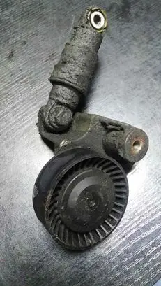 BMW X5 E53 Belt tensioner pulley 7515867