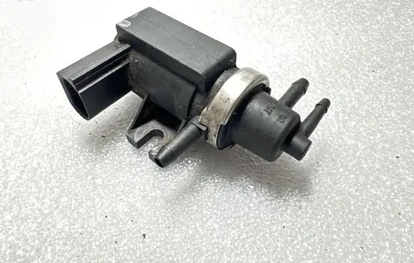 Audi A4 S4 B6 8E 8H Turbo solenoid valve 8E0906628C