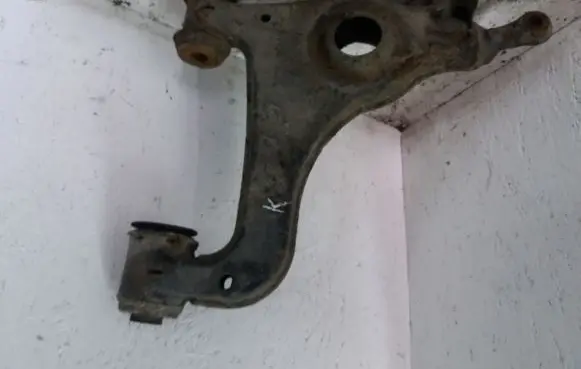 Mercedes-Benz E W210 Front lower control arm/wishbone