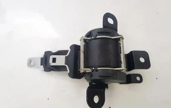 Middle seatbelt (rear)