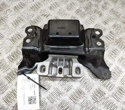 Skoda Octavia Mk3 (5E) Engine mount bracket 5Q0199555AB