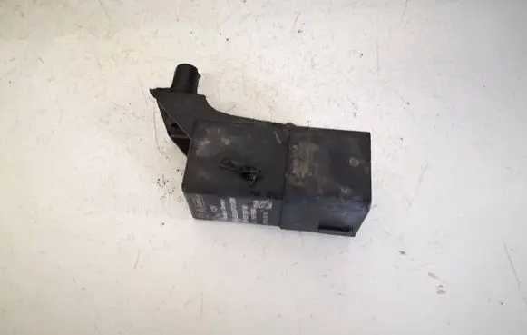 Ford Focus Glow plug pre-heat relay 9803299780