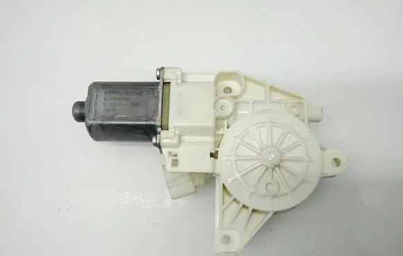 Mercedes-Benz Vito Viano W447 Front door window regulator motor A4479063600 C13835 0130822313