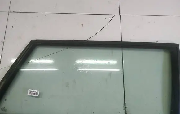 Volkswagen PASSAT B5.5 Rear side window AS2