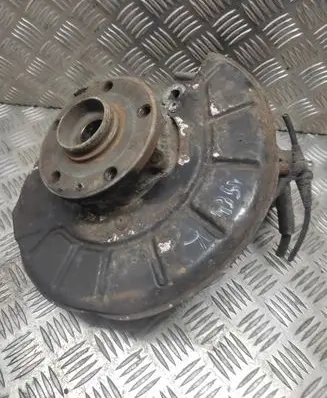 Volkswagen PASSAT B6 Front wheel hub