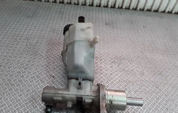 Peugeot 407 Master brake cylinder 9646980980