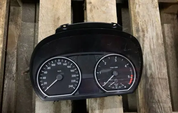 BMW 1 E81 E87 Speedometer (instrument cluster) 9187046