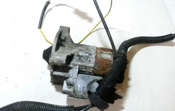 Citroen Xsara Picasso Starter motor M000T82081