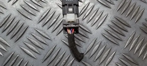 Mitsubishi Carisma Other relay E8T101 0601
