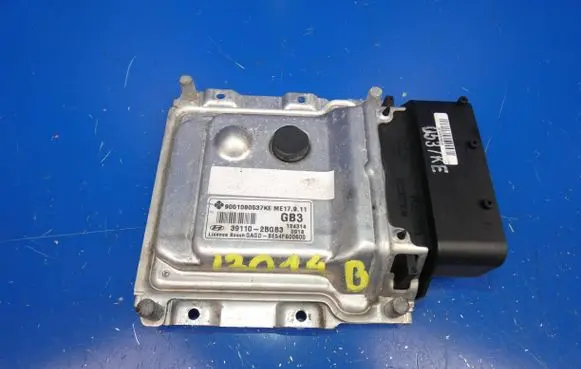 Hyundai i30 Engine control unit/module 39110-2BGB3 9001090537KE E54FS00600