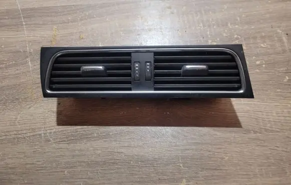 Audi A4 S4 B8 8K Dash center air vent grill 8T1820951C