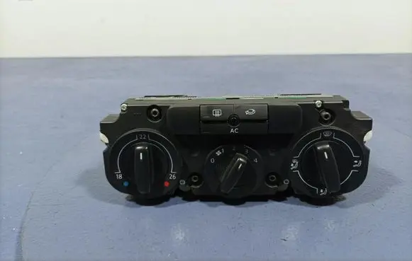 Volkswagen PASSAT B6 Climate control unit 3C1820045A
