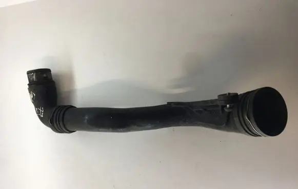 Volkswagen PASSAT B6 Engine coolant pipe/hose