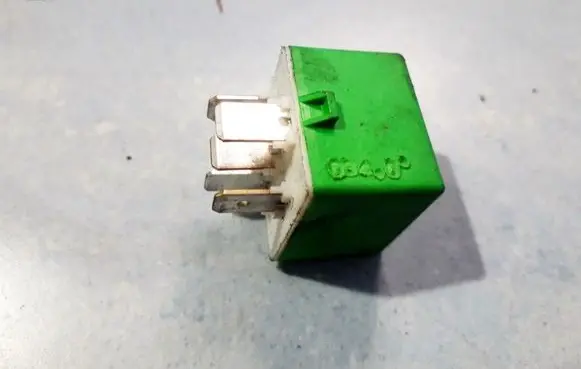 Peugeot 406 Other relay 12V35A03531
