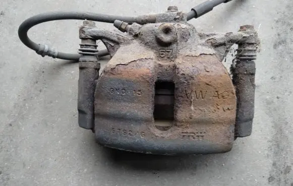 Skoda Octavia Mk3 (5E) Front brake caliper