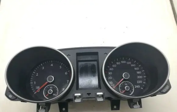 Volkswagen Golf VI Speedometer (instrument cluster) 5K0920860H
