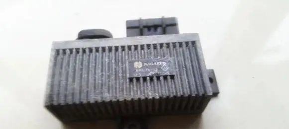 Renault Scenic I Glow plug pre-heat relay 7700111525