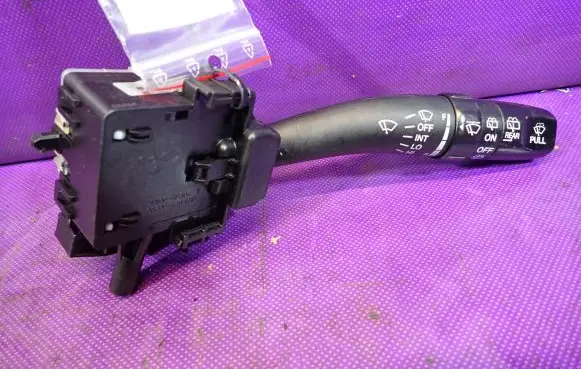 KIA Carens I Wiper turn signal indicator stalk/switch 202004726