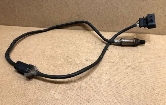 Audi A4 S4 B5 8D Lambda probe sensor V22760008 9636968780