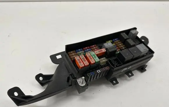 Mercedes-Benz GL X164 Fuse module A1645402372