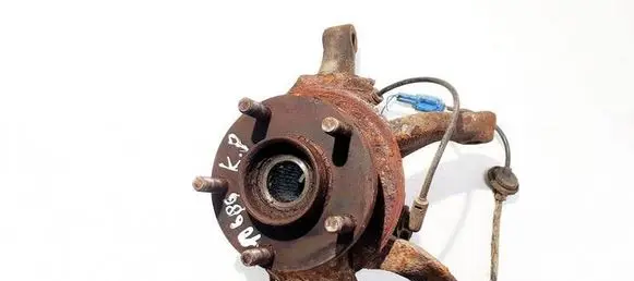 Nissan X-Trail T30 Front wheel hub