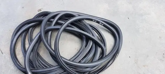 Volvo V40 Front door rubber seal 