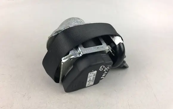 Mini One - Cooper F56 F55 Rear seatbelt 7313368