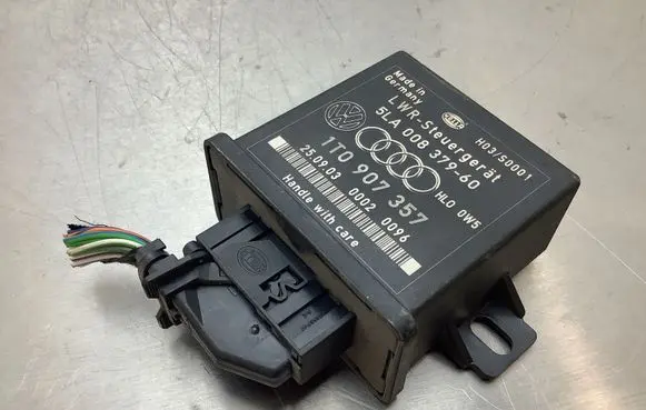 Volkswagen Touran I Light module LCM 5LA00837960 00020096 1T0907357