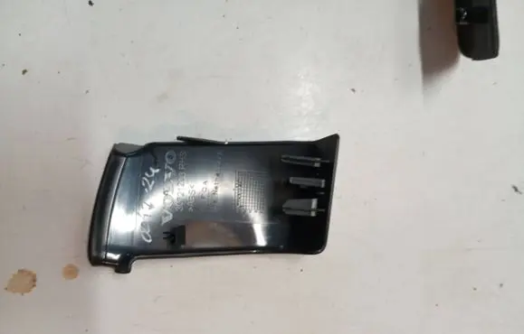 Volvo XC60 Seat belt trim 30721203