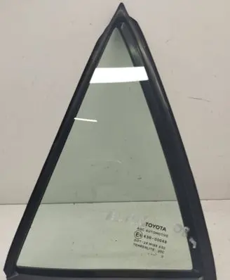 Toyota Auris 150 Rear vent window glass 6818902090