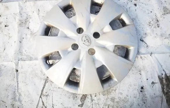 Toyota Corolla Verso E121 R15 wheel hub/cap/trim 426020D140