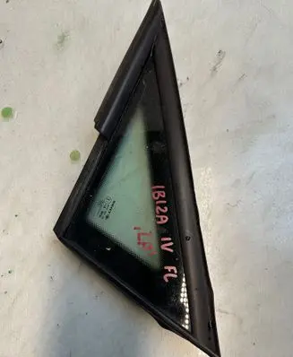 Seat Ibiza IV (6J,6P) Front door vent window glass four-door 321123