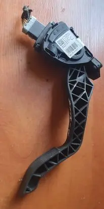 Peugeot 208 Accelerator throttle pedal 9671433780 86ES01D