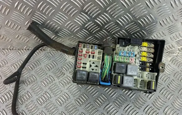 Ford Focus C-MAX Fuse module 3M5T14A067BB