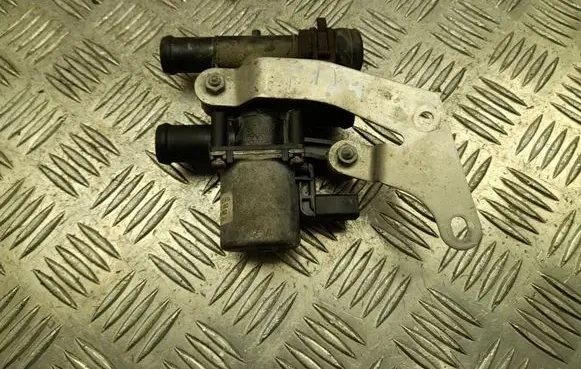 Volkswagen Touareg III Vacuum pump 4M0819067M