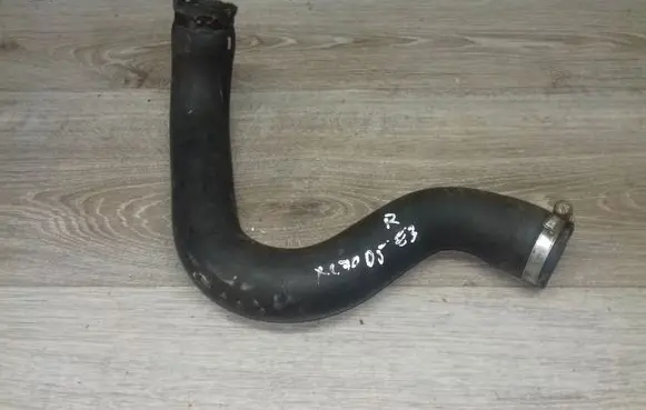 Volvo XC70 Engine coolant pipe/hose