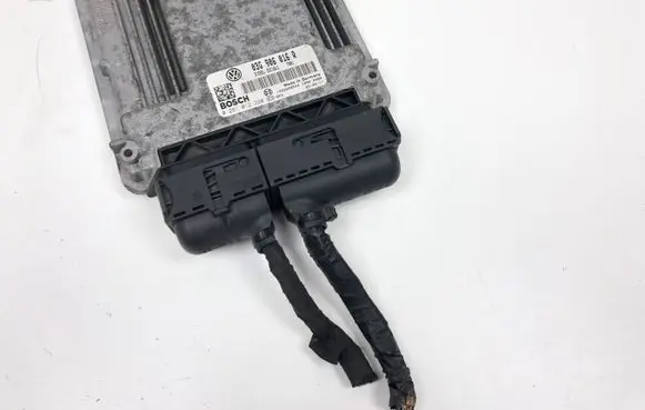 Volkswagen Golf Plus Engine control unit/module 03G906016R 0281012220 1039S08544