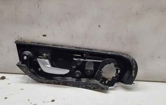 Volvo V70 Front door interior handle 8693726