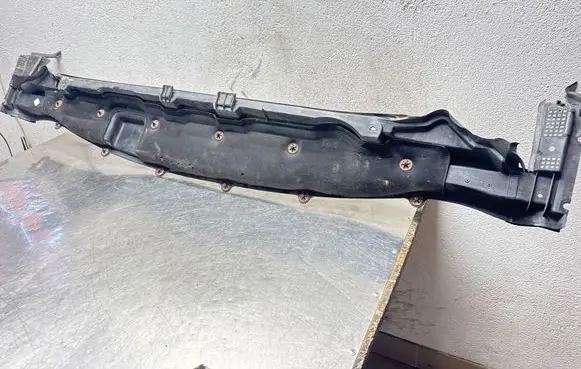 Ford Edge II Wiper trim FT4BR01628